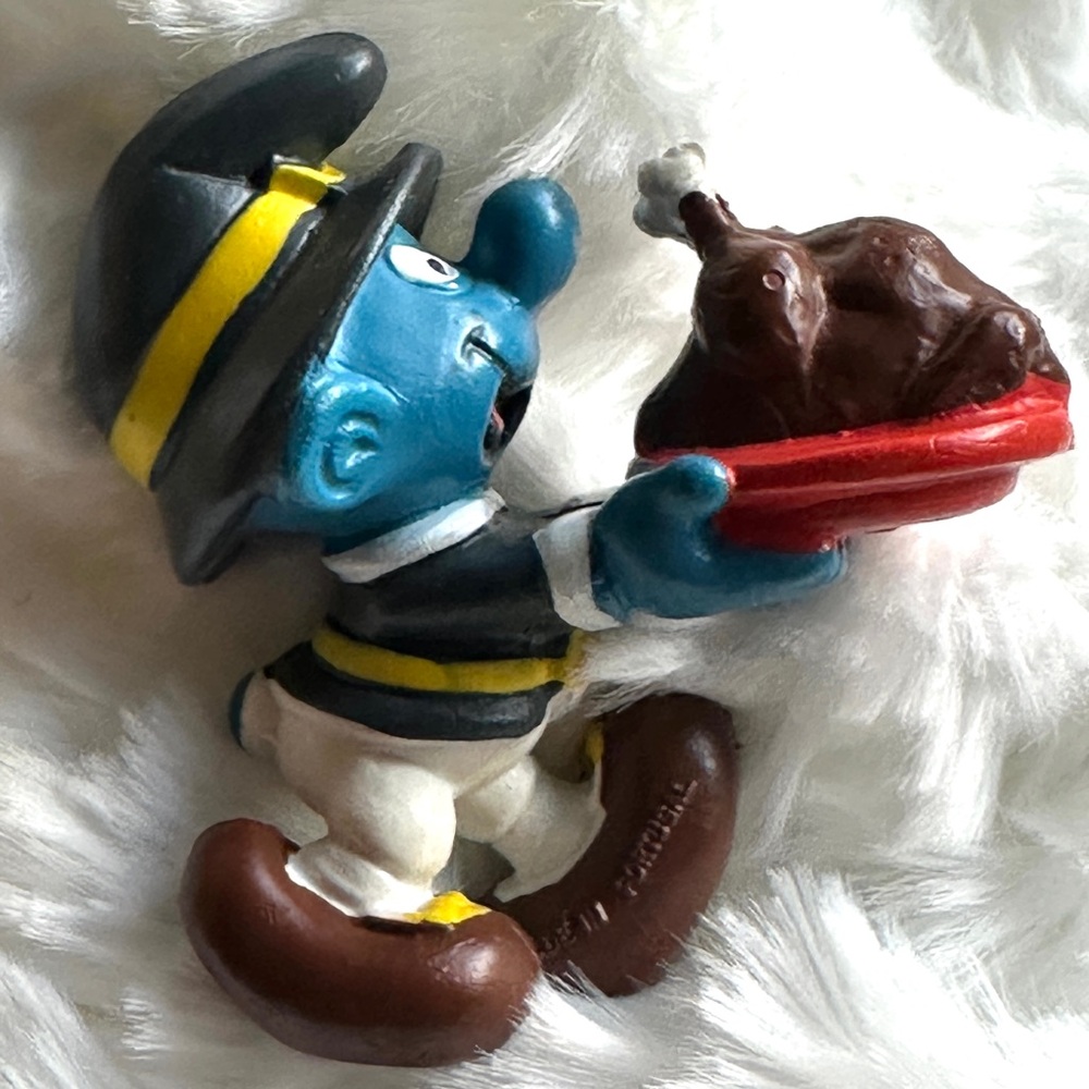 Vintage 1982 Pilgrim Smurf Holding Turkey On A Platter Thanksgiving Smurf #20177